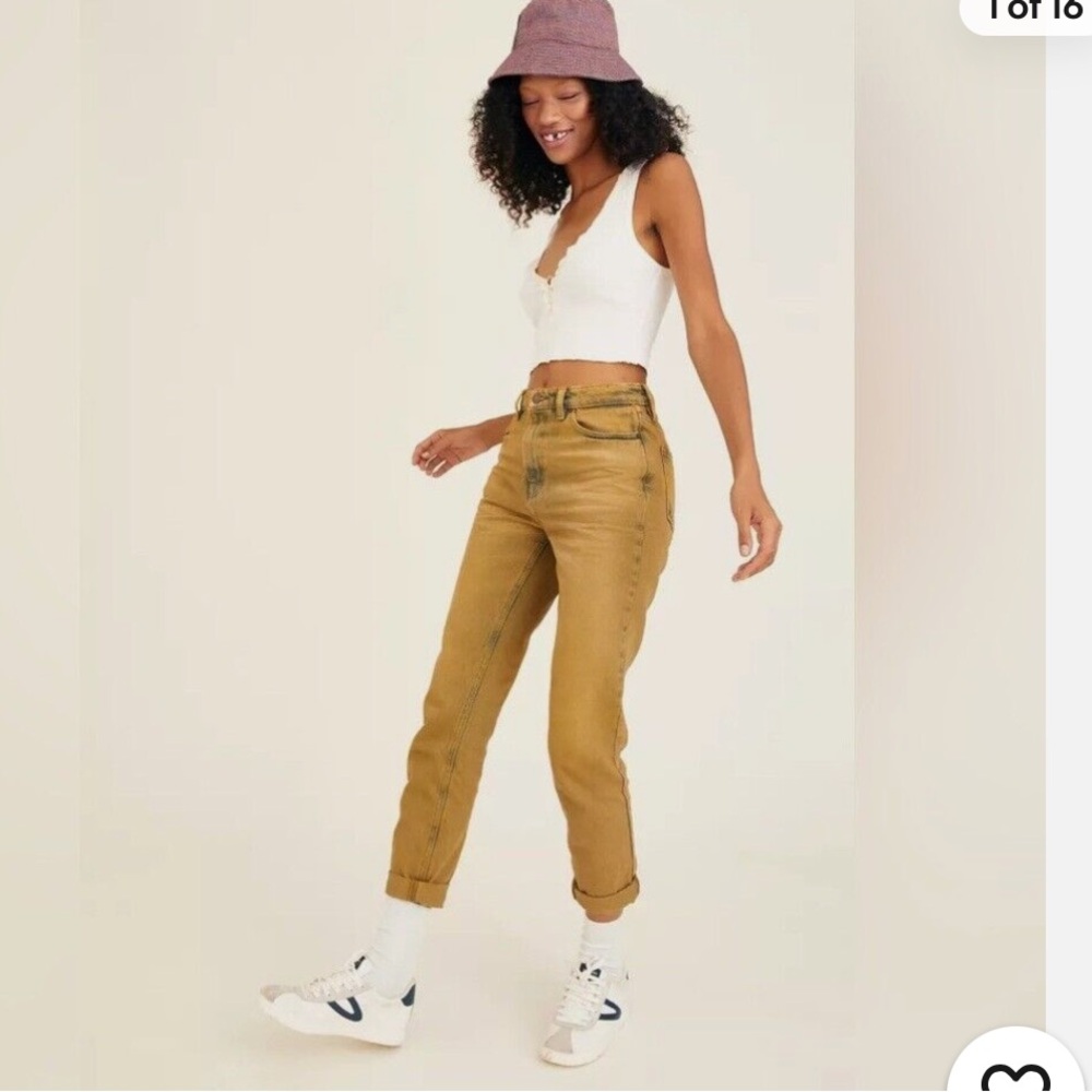 Urban Outfitters BDG High Waisted Mom Jeans in Rust Size 25